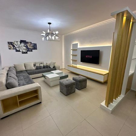 Elby Apartments Berat Bagian luar foto