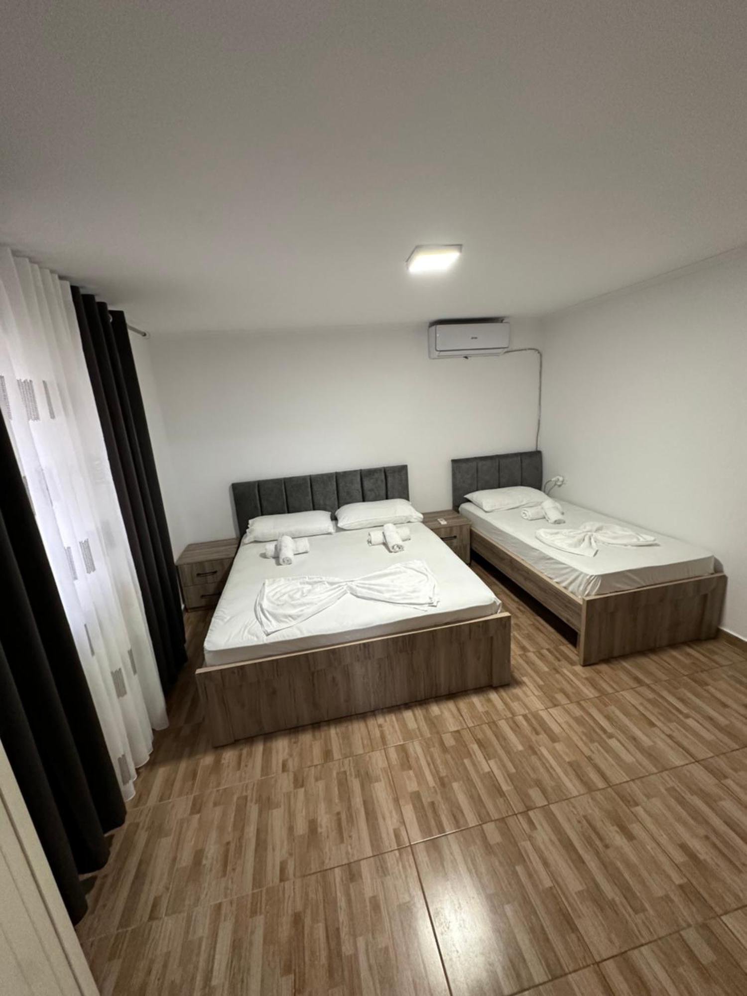 Elby Apartments Berat Bagian luar foto