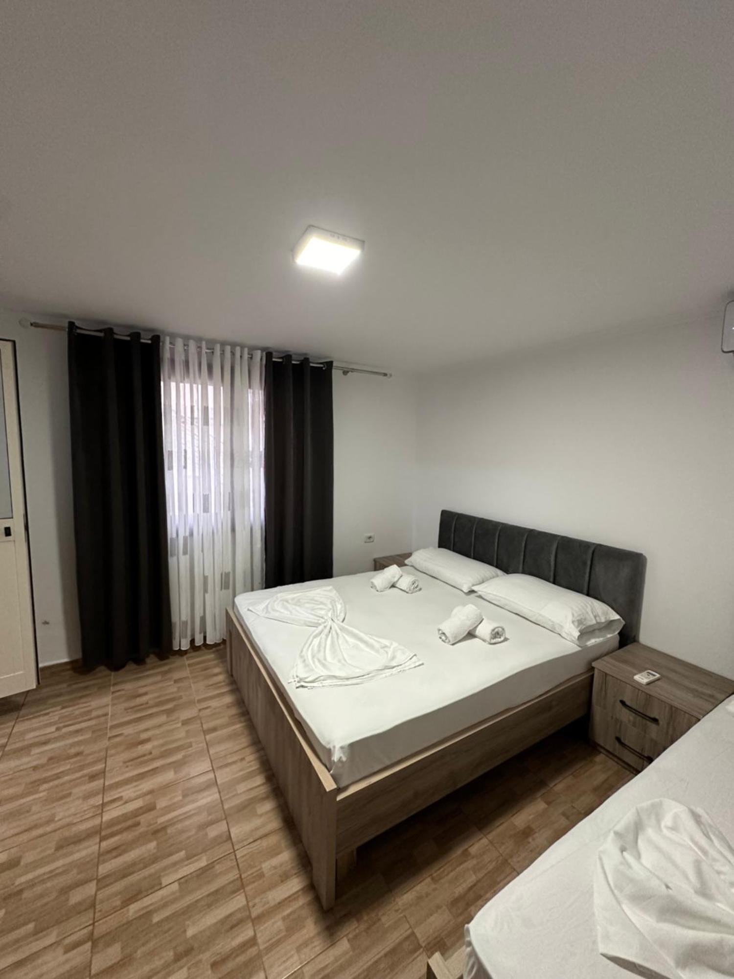 Elby Apartments Berat Bagian luar foto
